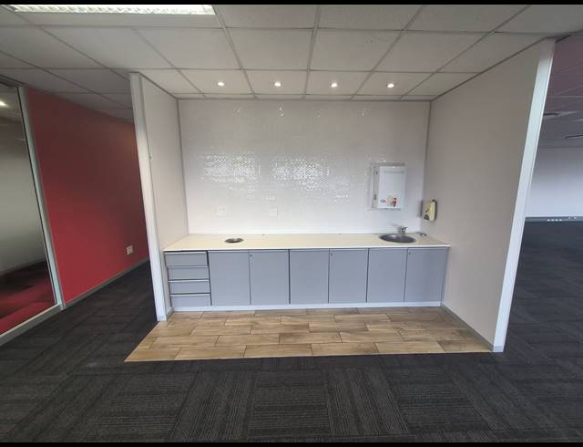 906M² OFFICE TO LET IN WOODMEAD
